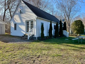 82 Moodus Leesville Rd in East Haddam, CT - Building Photo