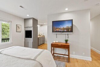 30 Knollcrest Rd in Hillsborough, CA - Building Photo - Building Photo