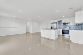 5520 SW 91 Ave in Miami, FL - Building Photo - Building Photo