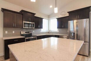 6009 W 41st Ave in Kennewick, WA - Building Photo