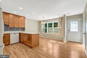 5959 First Lndg Wy in Burke Centre, VA - Building Photo - Building Photo