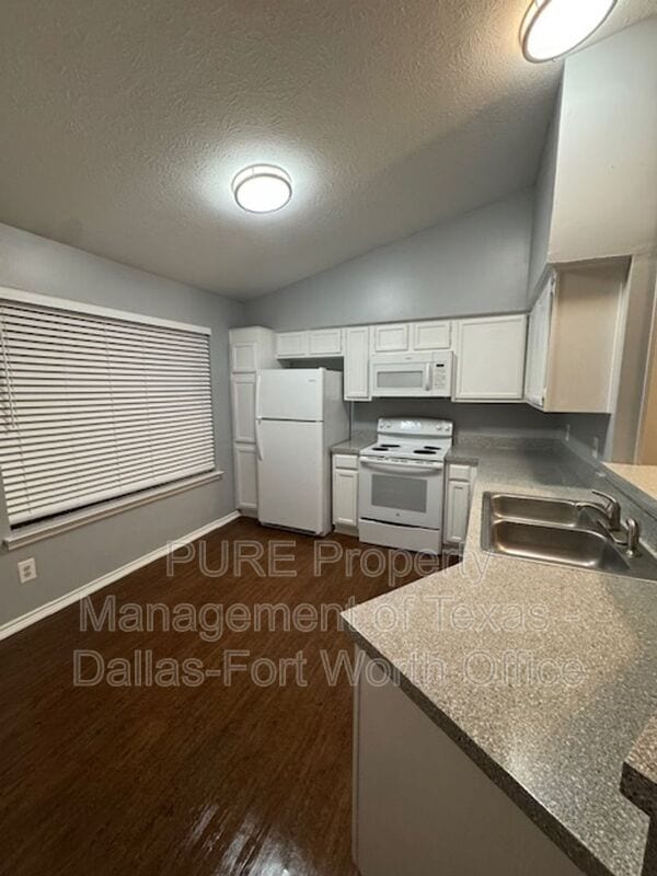 810-203 Castleglen Dr in Garland, TX - Building Photo - Building Photo