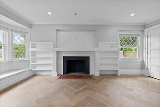 476 Heath St in Chestnut Hill, MA - Foto de edificio - Building Photo