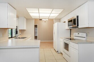 14465 Larkspur Ln in Wellington, FL - Building Photo - Building Photo