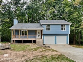 373 Bakers Bridge Cir in Douglasville, GA - Building Photo