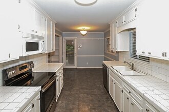 808 Ridgecrest Dr in Little Rock, AR - Building Photo - Building Photo