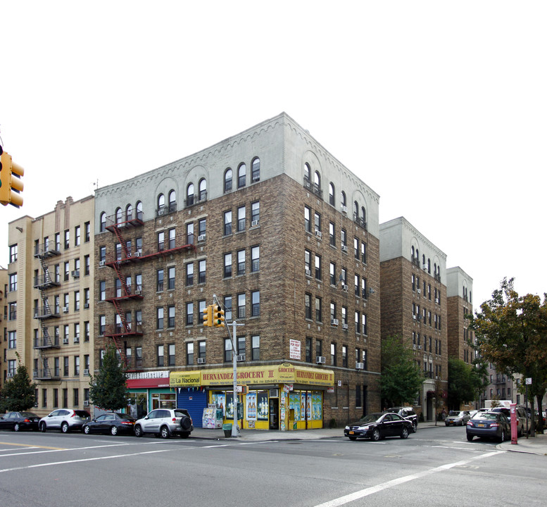 5 Minerva Pl in Bronx, NY - Building Photo