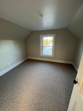 36 Village St, Unit 2 in Lisbon, ME - Building Photo - Building Photo