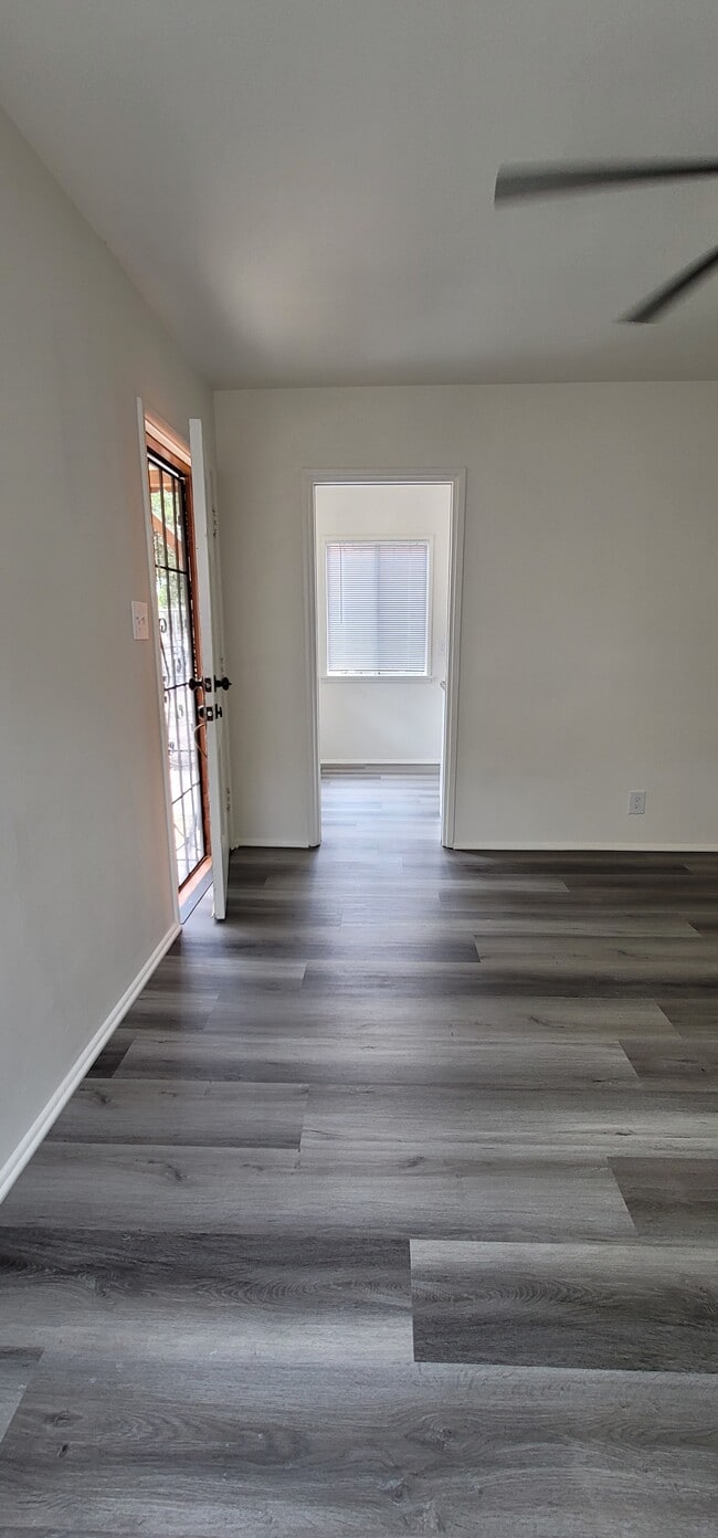 6133 S Victoria Ave in Los Angeles, CA - Building Photo - Building Photo