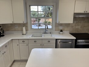 11075 Ellison Wilson Rd in North Palm Beach, FL - Building Photo - Building Photo