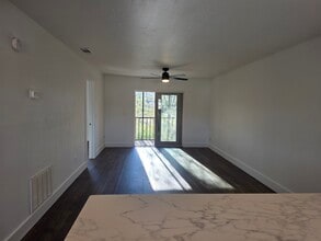 2166 Bees Ferry Rd, Unit E in Charleston, SC - Building Photo - Building Photo