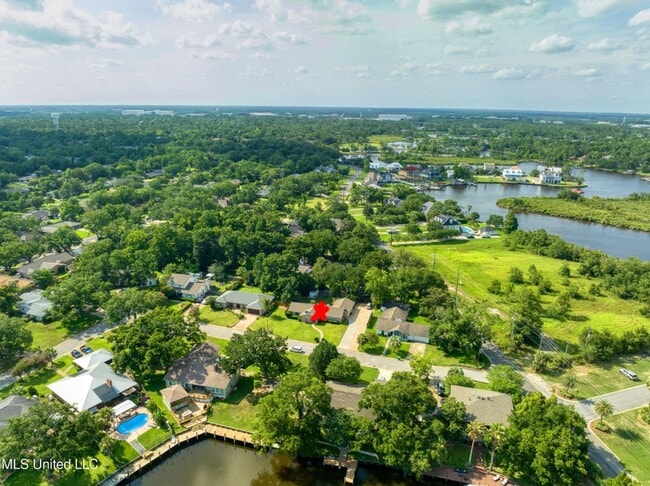 2 Villa Cove Dr in Gulfport, MS - Building Photo - Building Photo