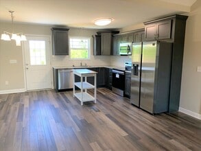 101 Blue Grass Dr in Shelbyville, TN - Building Photo - Building Photo
