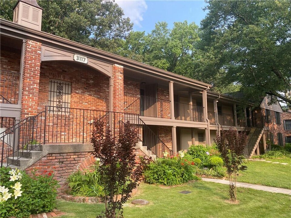 3117 Colonial Way in Atlanta, GA - Building Photo