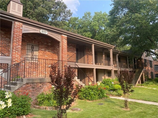 property at 3117 Colonial Way