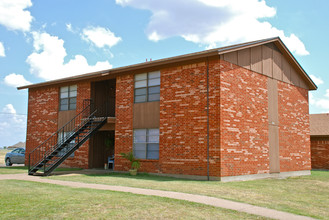 Town West Apartments in Cleburne, TX - Building Photo - Building Photo