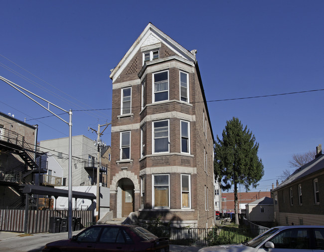 2246 W Medill Ave in Chicago, IL - Building Photo - Building Photo