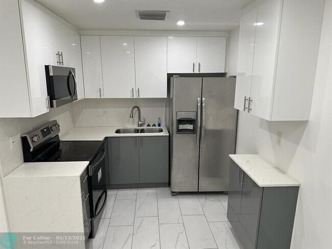 property at 4655 SW 33rd Ave