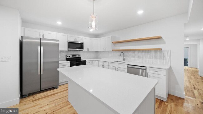 512 S 4th St in Philadelphia, PA - Building Photo - Building Photo