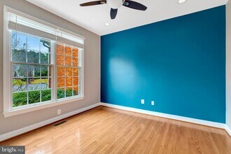 15053 Doral Pl in Haymarket, VA - Building Photo - Building Photo