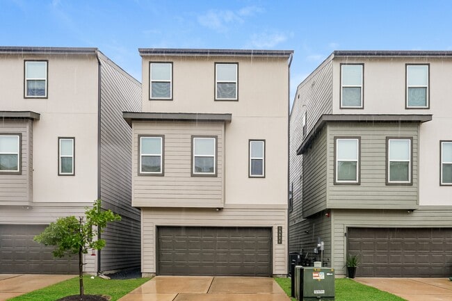 property at 18624 Whimsic Aly
