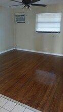498 W Drew St, Unit A in Lantana, FL - Foto de edificio - Building Photo