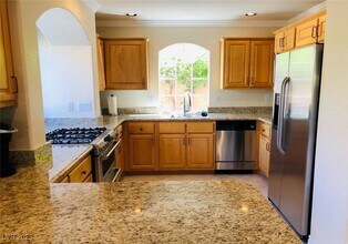 10957 Royal Highlands St in Las Vegas, NV - Building Photo - Building Photo