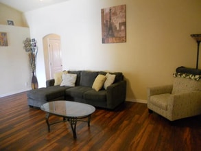 482 NW Sandpiper Ave in Mountain Home, ID - Foto de edificio - Building Photo