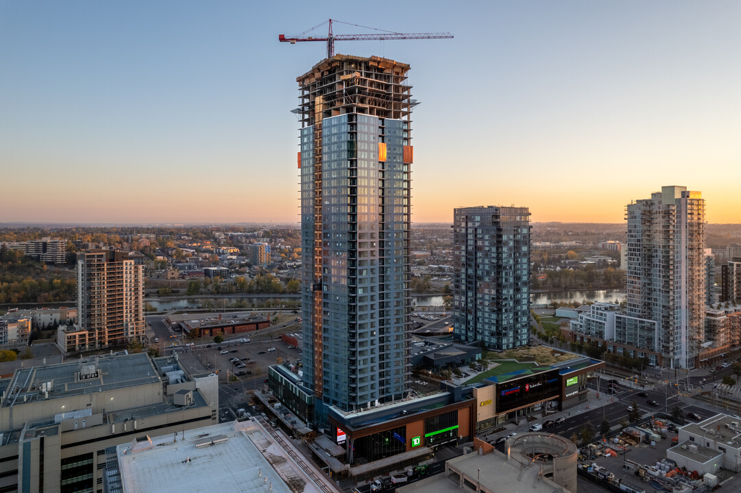 Arris West in Calgary, AB - Building Photo