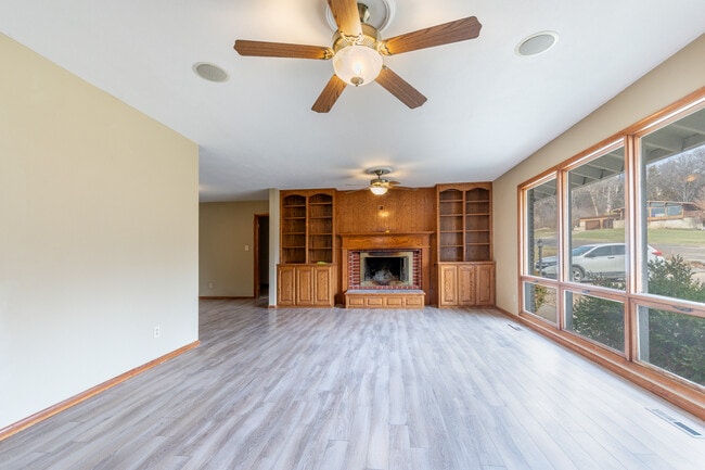 1421 Sunnyslope Ln in Manhattan, KS - Building Photo - Building Photo