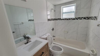 1604 NW 24th Ct in Miami, FL - Building Photo - Building Photo