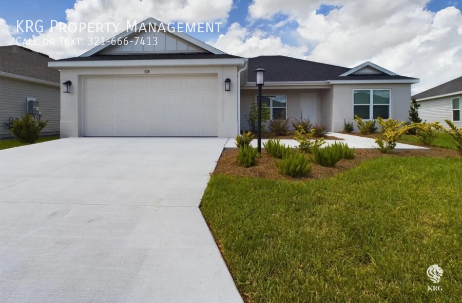 528 Cherry Creek Wy in Okahumpka, FL - Building Photo