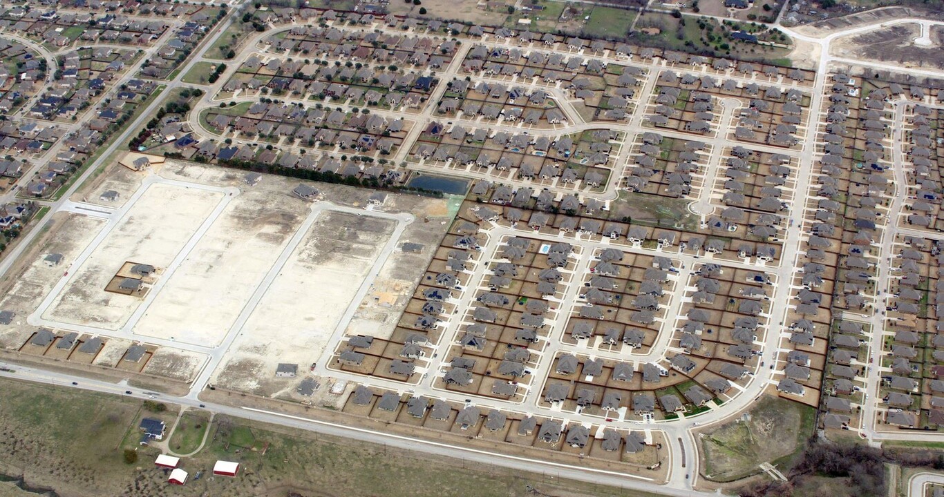 Bloomfield Homes at Trees Farm in Desoto, TX - Building Photo