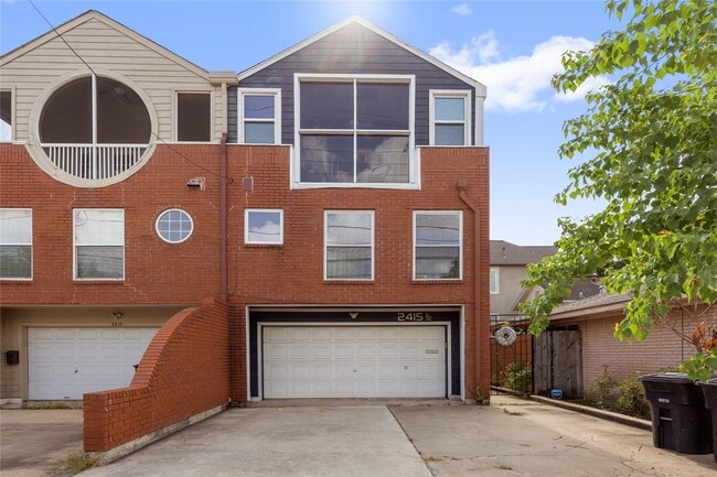 2415 Dunlavy St in Houston, TX - Building Photo - Building Photo