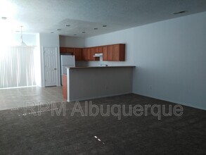1015 Maroa St NW in Albuquerque, NM - Building Photo - Building Photo