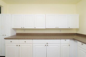 505 E Applegate Dr in Austin, TX - Building Photo - Building Photo