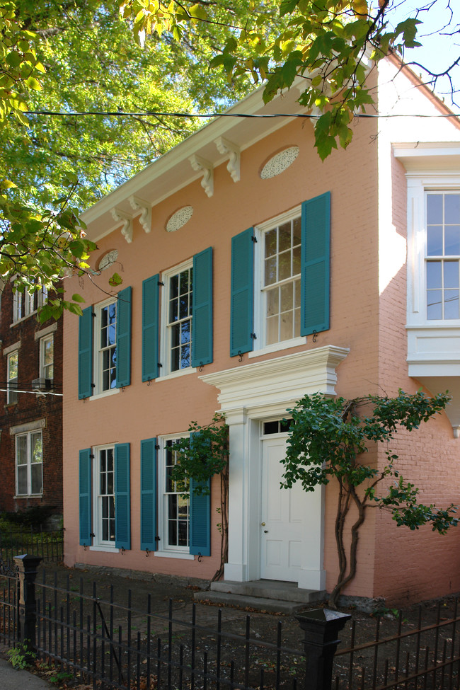 430 N Broadway in Lexington, KY - Foto de edificio - Building Photo