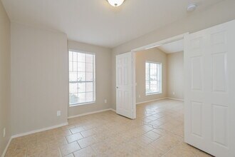 10030 E English Woods Rd in Tucson, AZ - Building Photo - Building Photo