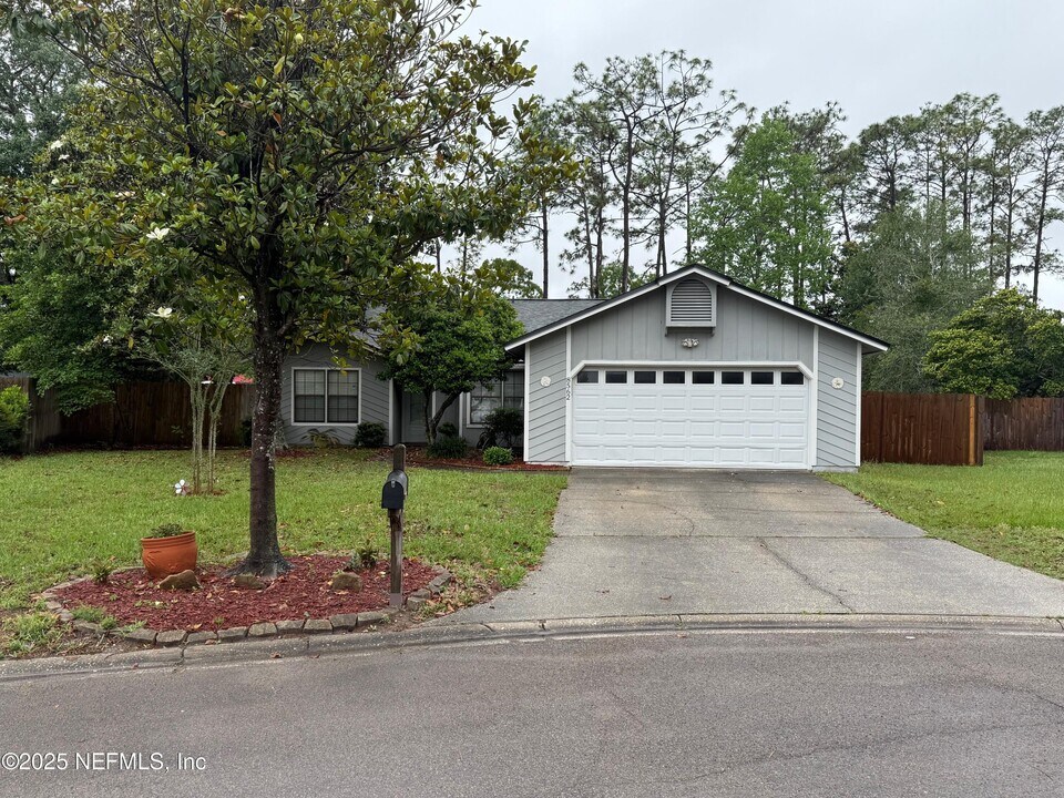 8562 Echoridge Ct in Jacksonville, FL - Building Photo