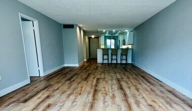 4242 Deste Ct in Greenacres, FL - Building Photo - Building Photo