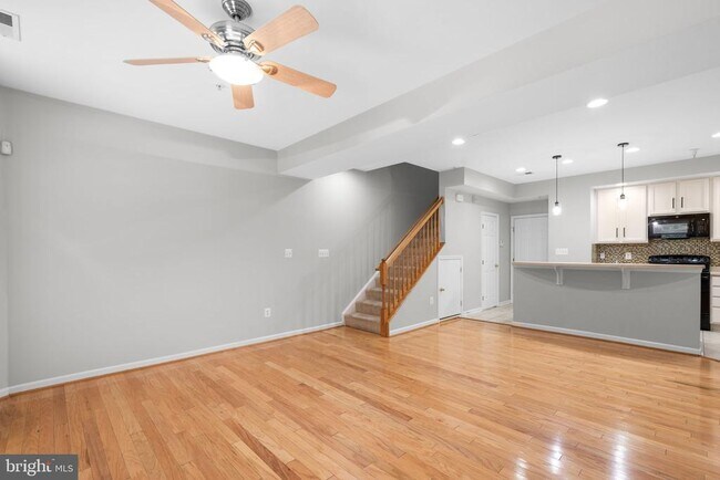 7240 Elkridge Crossing Way in Elkridge, MD - Foto de edificio - Building Photo