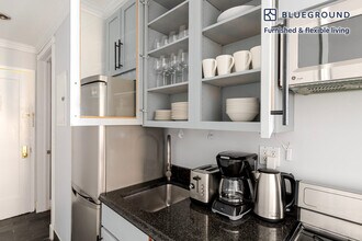 110 Bedford St in New York, NY - Building Photo - Building Photo