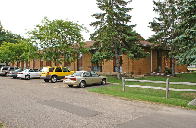 Forest Park I Apartments in Forest Lake, MN - Building Photo - Building Photo