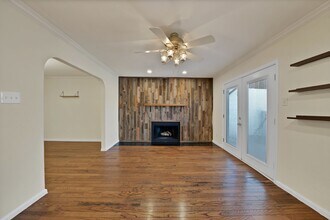 2303 Park Hill Dr in Fort Worth, TX - Building Photo - Building Photo