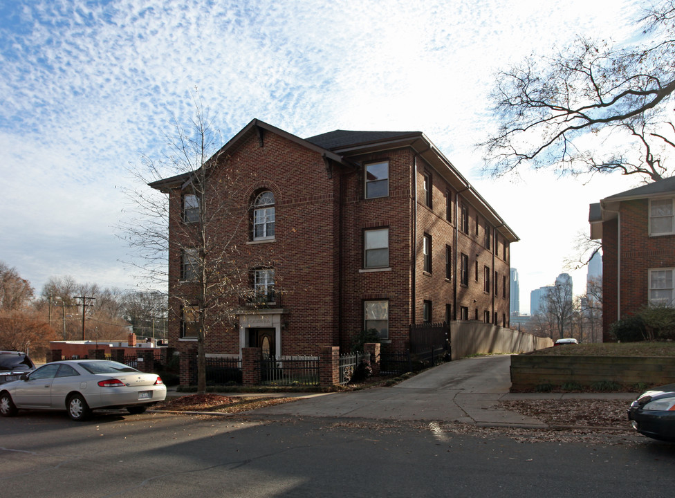 107 Grandin Rd in Charlotte, NC - Foto de edificio