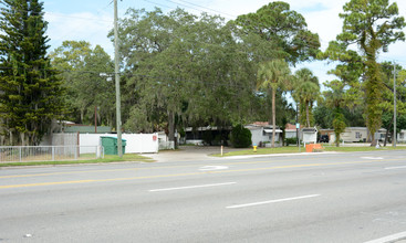 Wayside Glen Mobile Home Park in Bradenton, FL - Building Photo - Building Photo