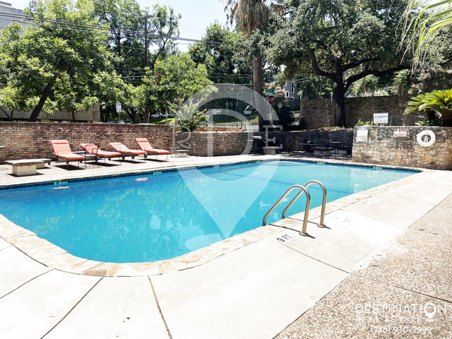 Rio House Apartments in Austin, TX - Foto de edificio