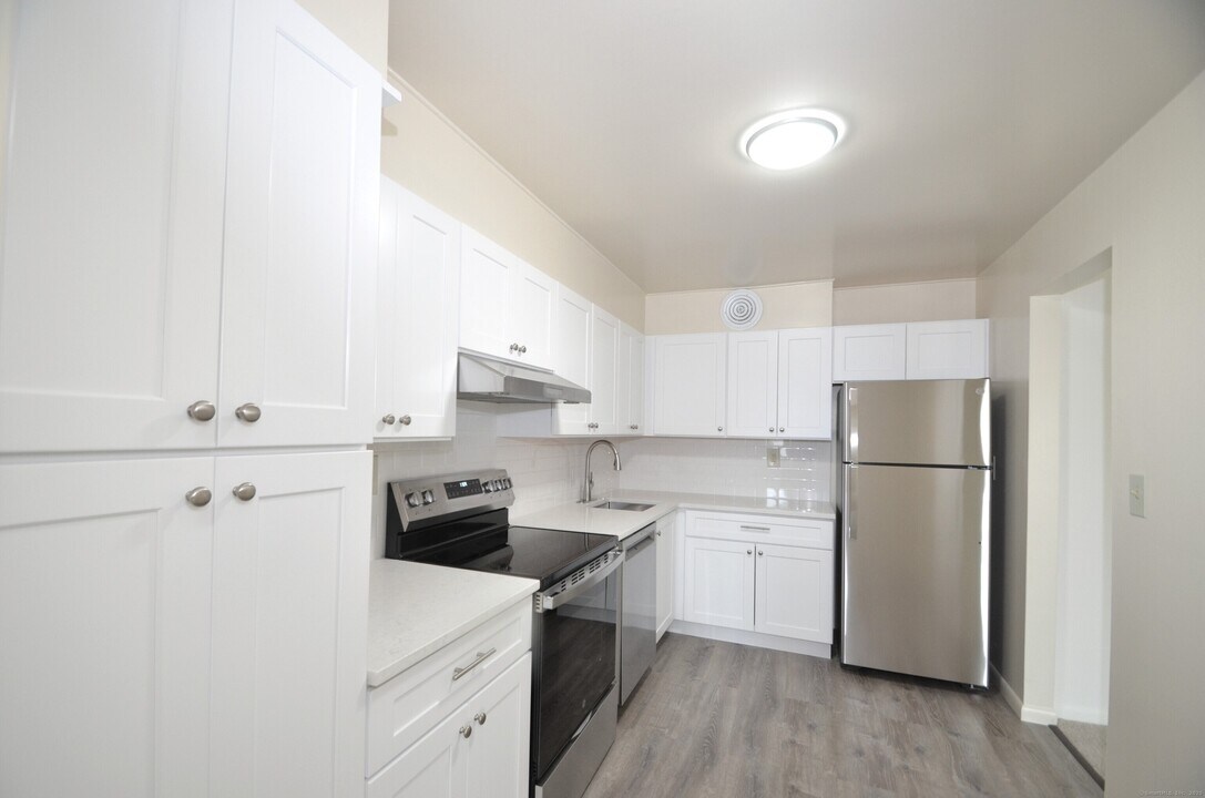 3900 Park Ave in Bridgeport, CT - Building Photo
