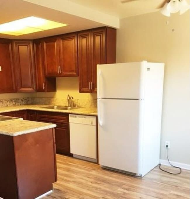 3634 S Barcelona St in Spring Valley, CA - Foto de edificio - Building Photo