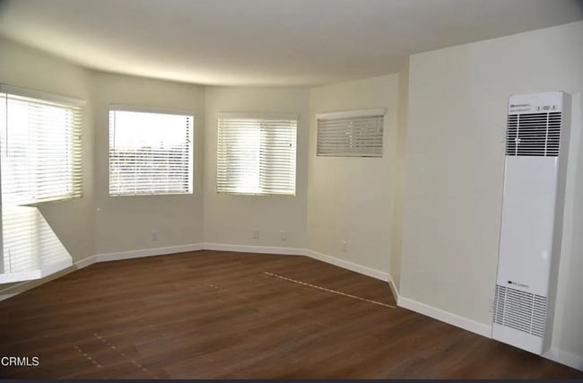 1521 Vista Del Mar Dr in Ventura, CA - Foto de edificio - Building Photo